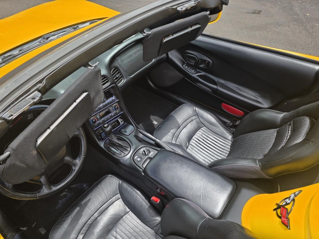 Chevrolet Corvette 2dr Convertible 2002