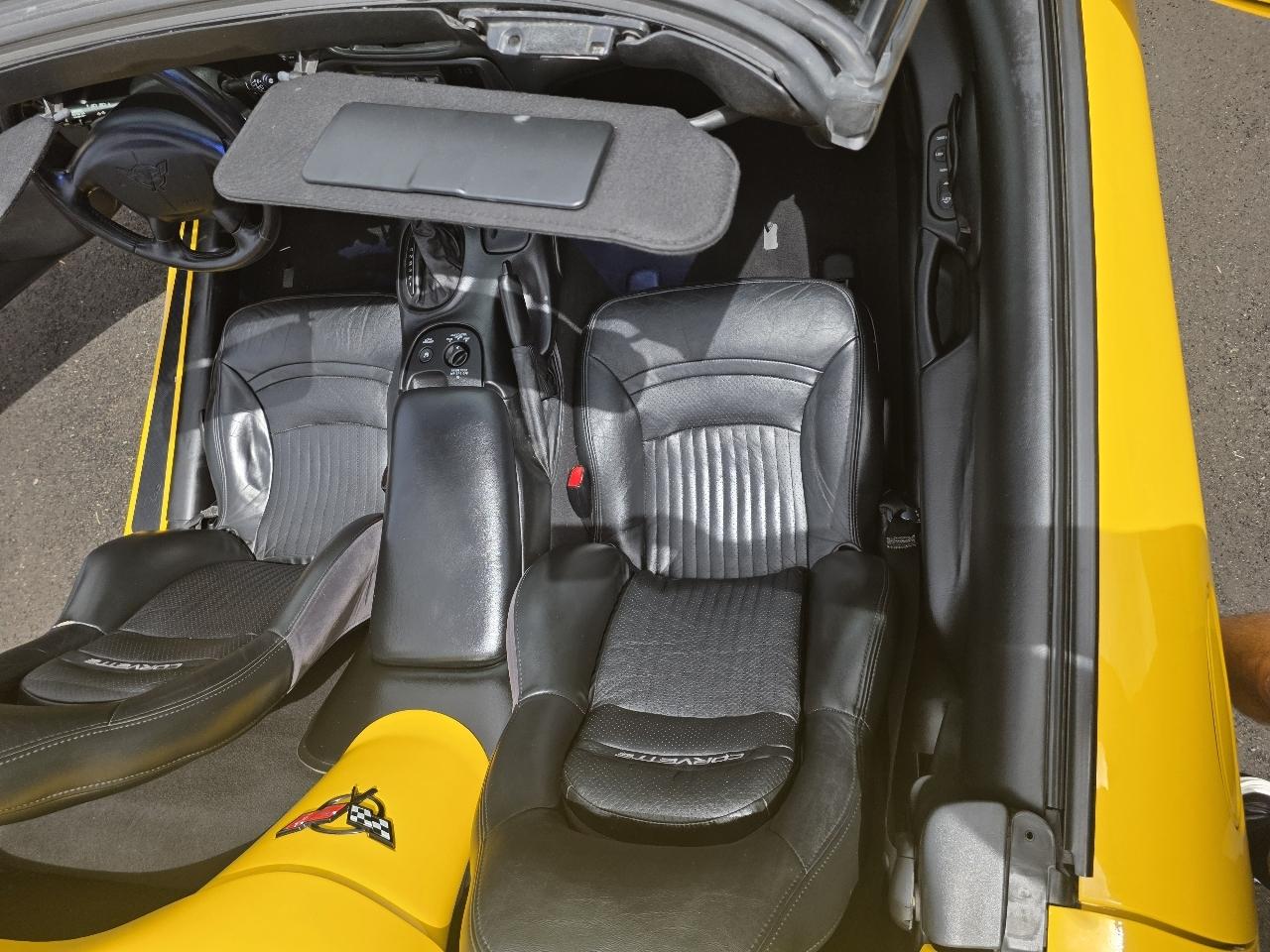 Chevrolet Corvette 2dr Convertible 2002