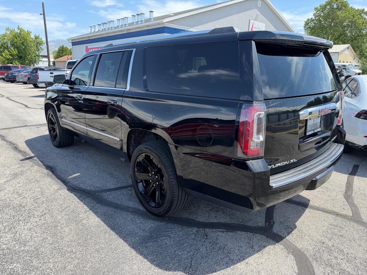 GMC Yukon XL 4WD 4dr Denali 2015
