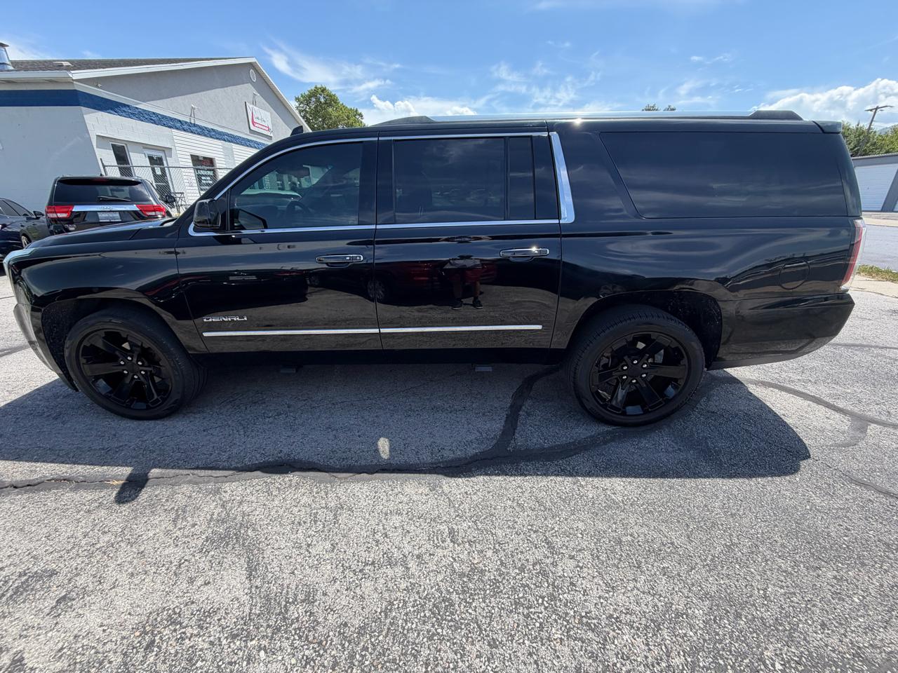 GMC Yukon XL 4WD 4dr Denali 2015