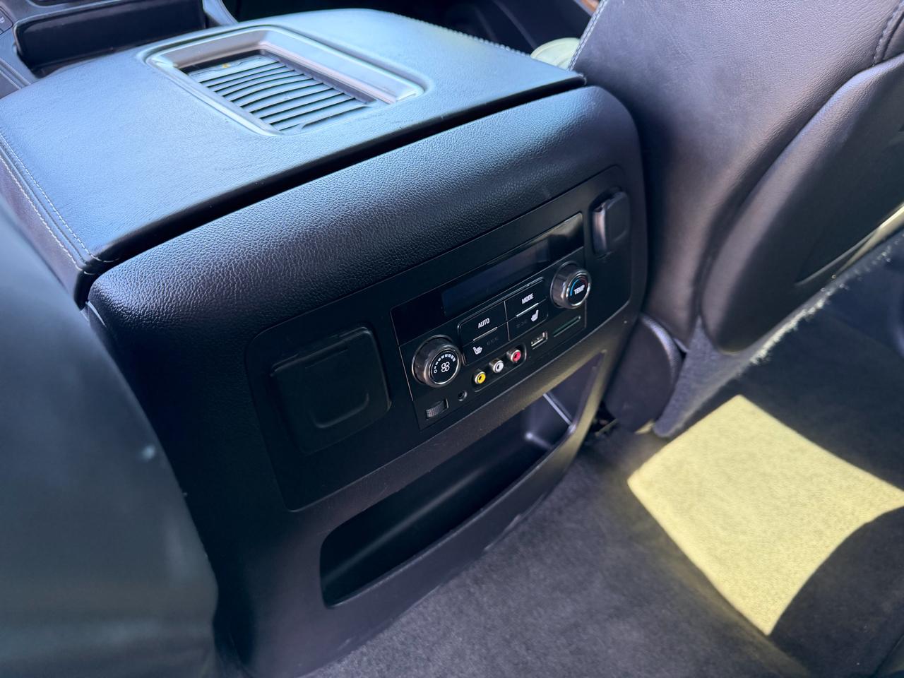 GMC Yukon XL 4WD 4dr Denali 2015