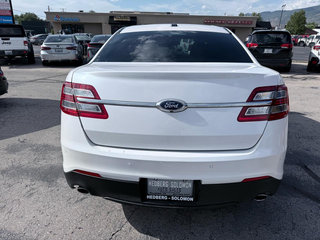 Ford Taurus 4dr Sdn SEL 2018