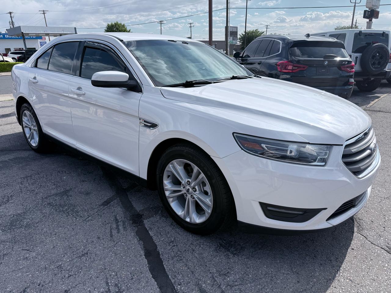 Ford Taurus 4dr Sdn SEL 2018