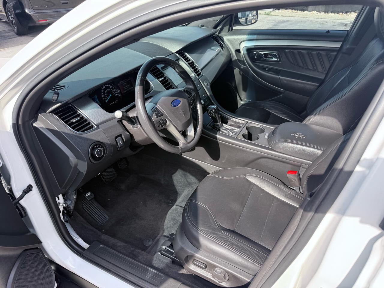 Ford Taurus 4dr Sdn SEL 2018