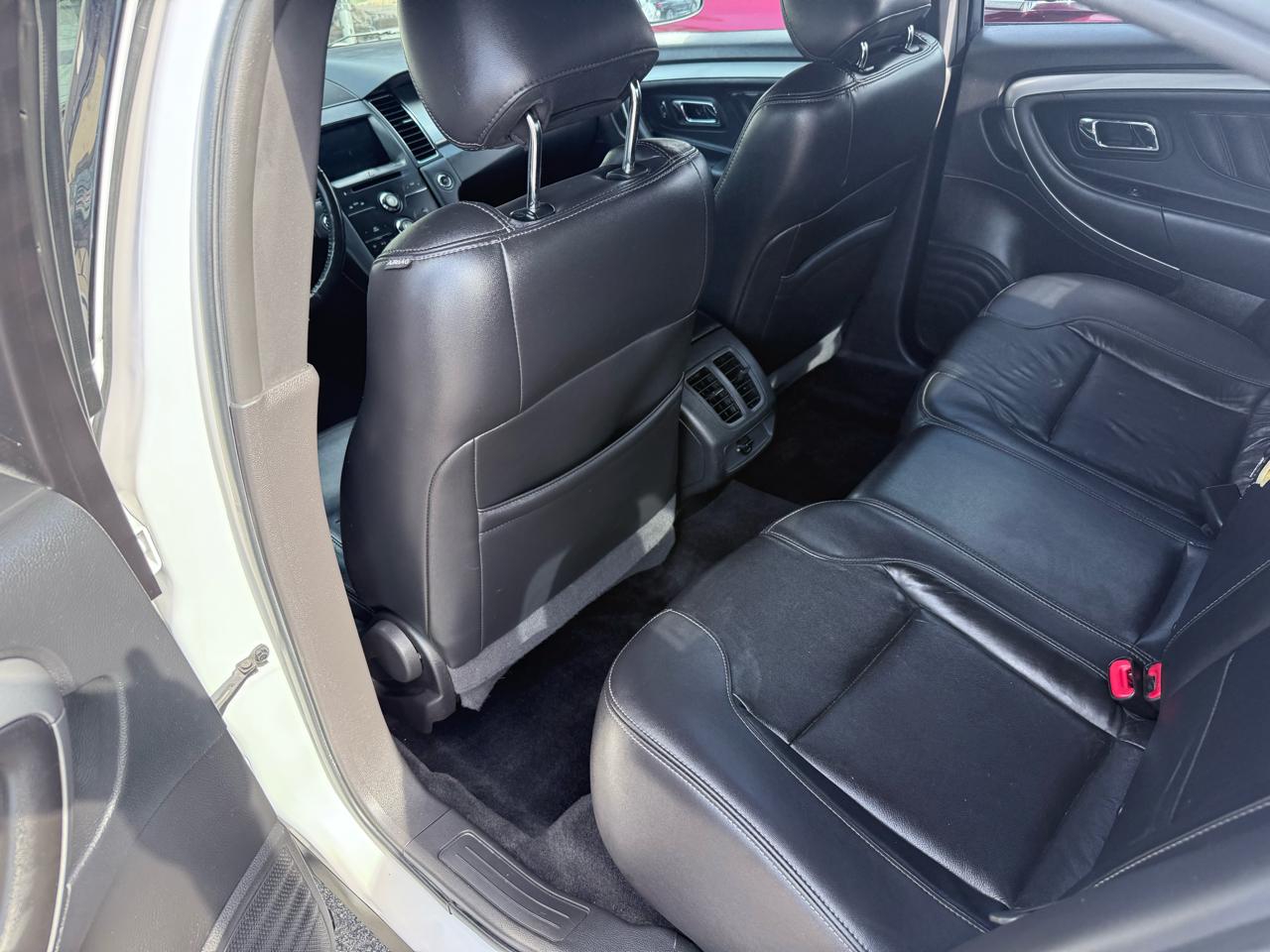 Ford Taurus 4dr Sdn SEL 2018