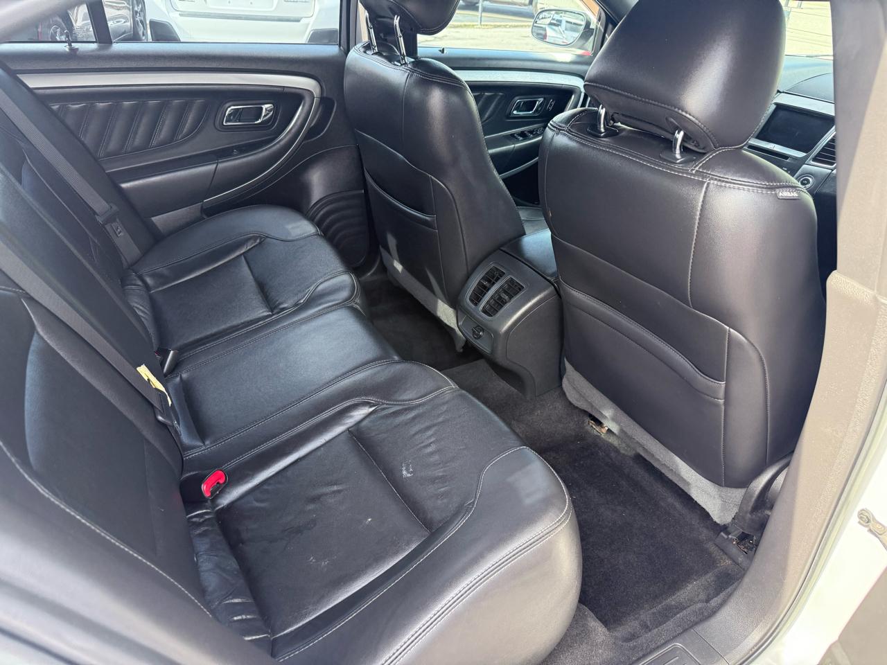 Ford Taurus 4dr Sdn SEL 2018