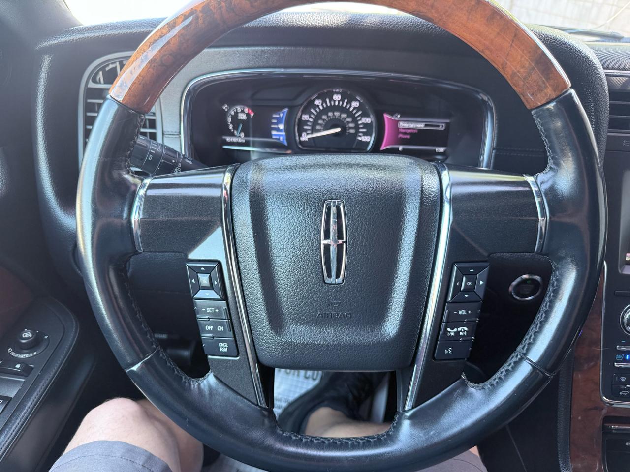 Lincoln Navigator 4WD 4dr 2015