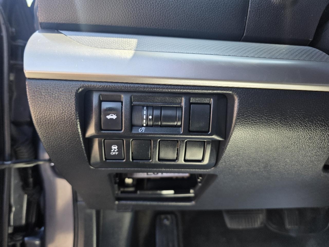 Subaru Legacy 4dr Sdn 2.5i PZEV 2015