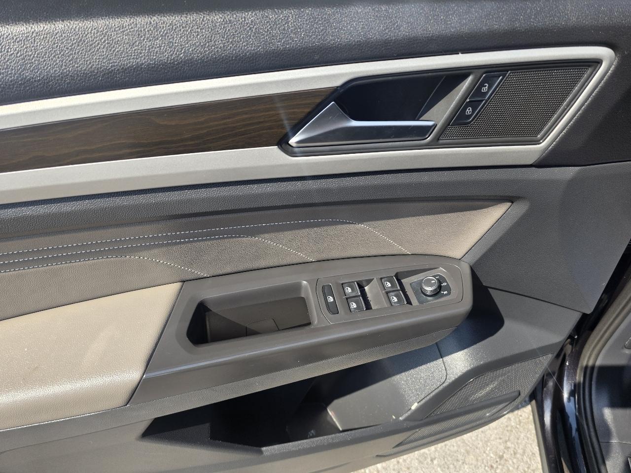 Volkswagen Atlas 3.6L V6 SE w/Technology 4MOTION 2022