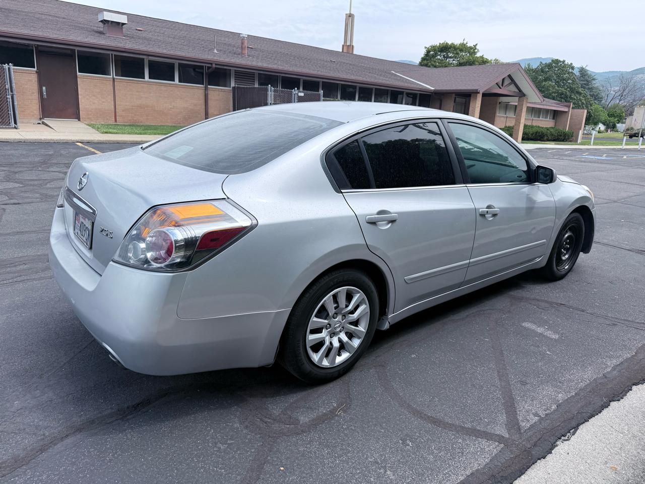 Nissan Altima 4dr Sdn I4 CVT 2.5 S 2010