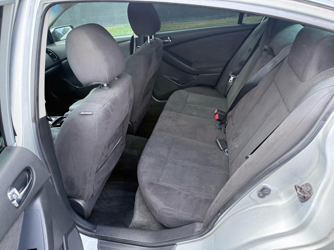 Nissan Altima 4dr Sdn I4 CVT 2.5 S 2010