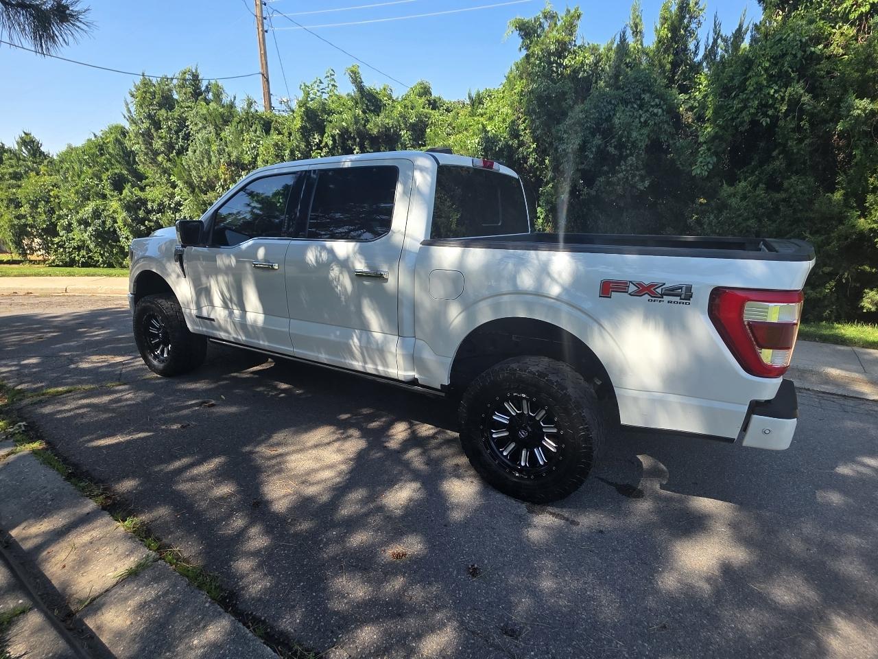 Ford F-150 Platinum 4WD SuperCrew 5.5' Box 2022