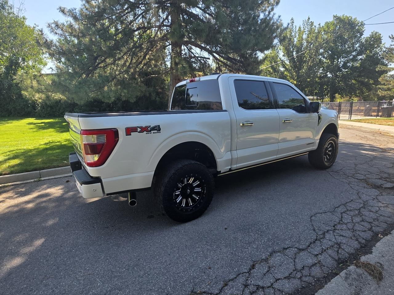 Ford F-150 Platinum 4WD SuperCrew 5.5' Box 2022