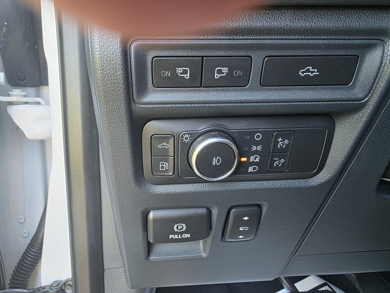 Ford F-150 Platinum 4WD SuperCrew 5.5' Box 2022