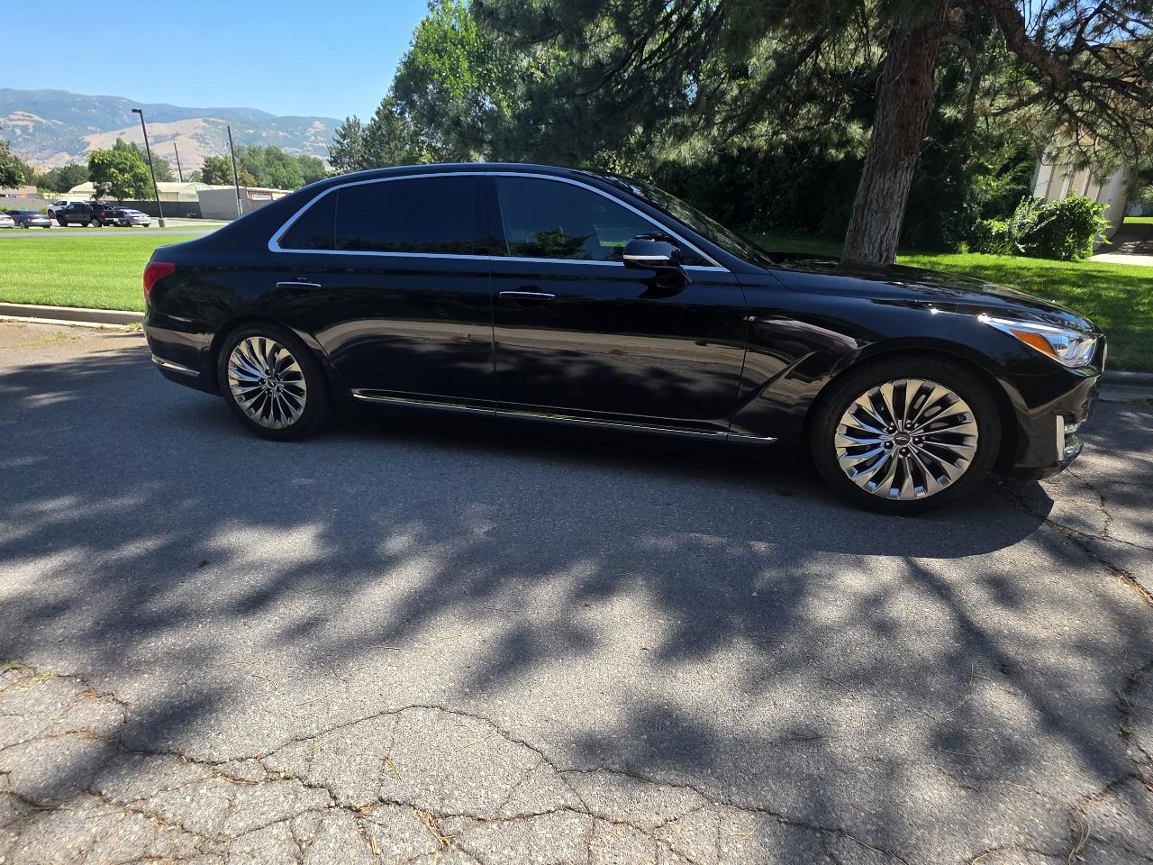 Genesis G90 5.0L Ultimate AWD 2018