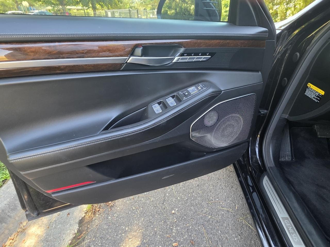 Genesis G90 5.0L Ultimate AWD 2018