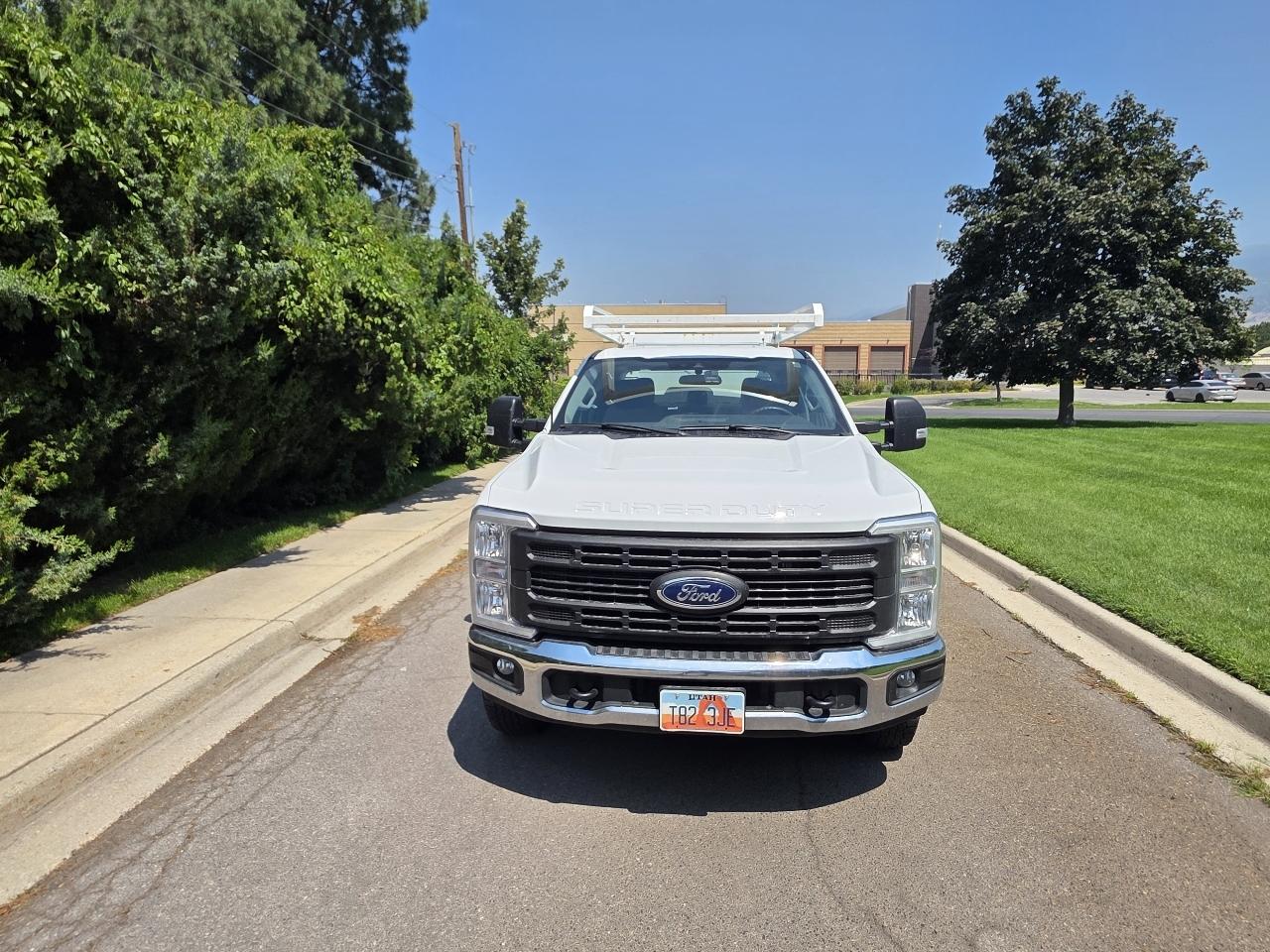 Ford Super Duty F-350 SRW 4WD Crew Cab 172" XL 2023