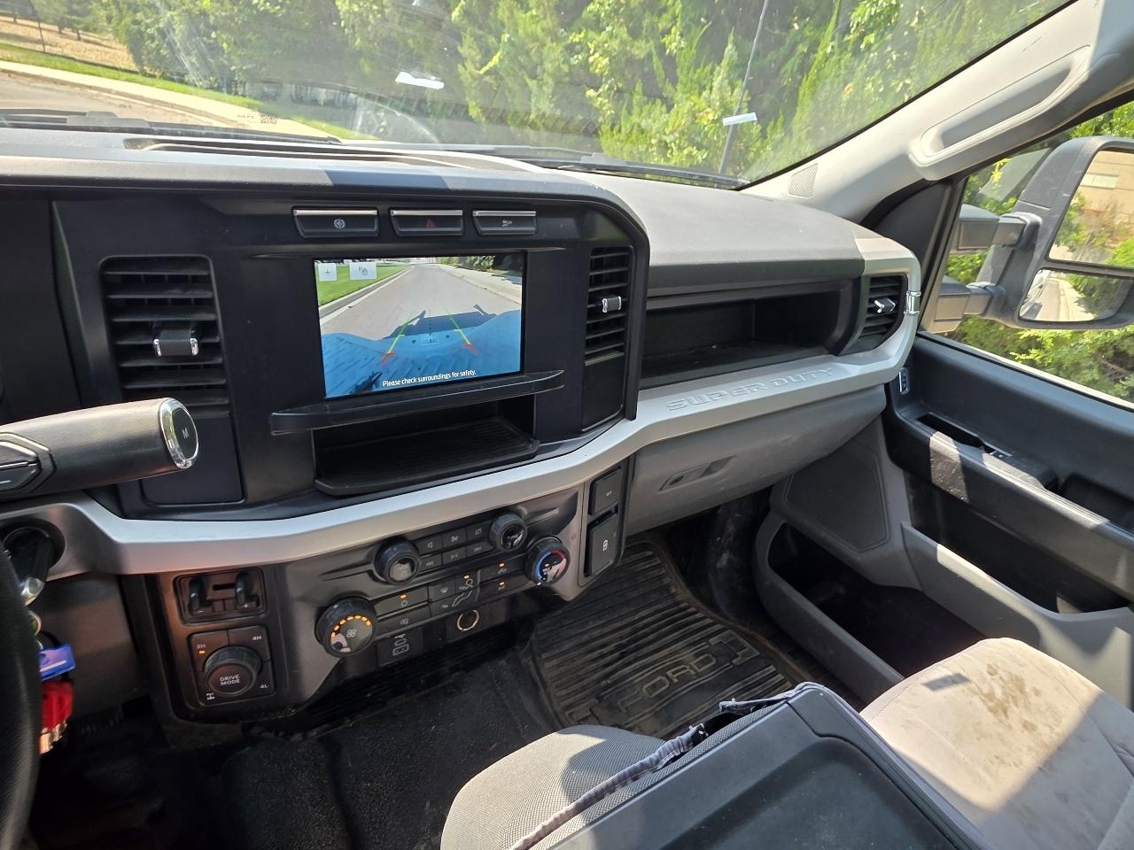 Ford Super Duty F-350 SRW Crew Cab 172" XL 2023