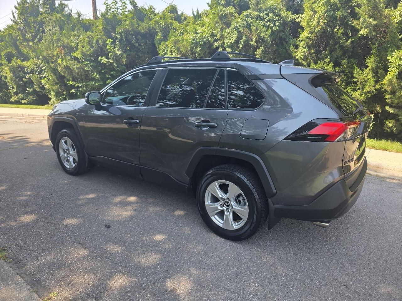Toyota RAV4 XLE FWD (Natl) 2021