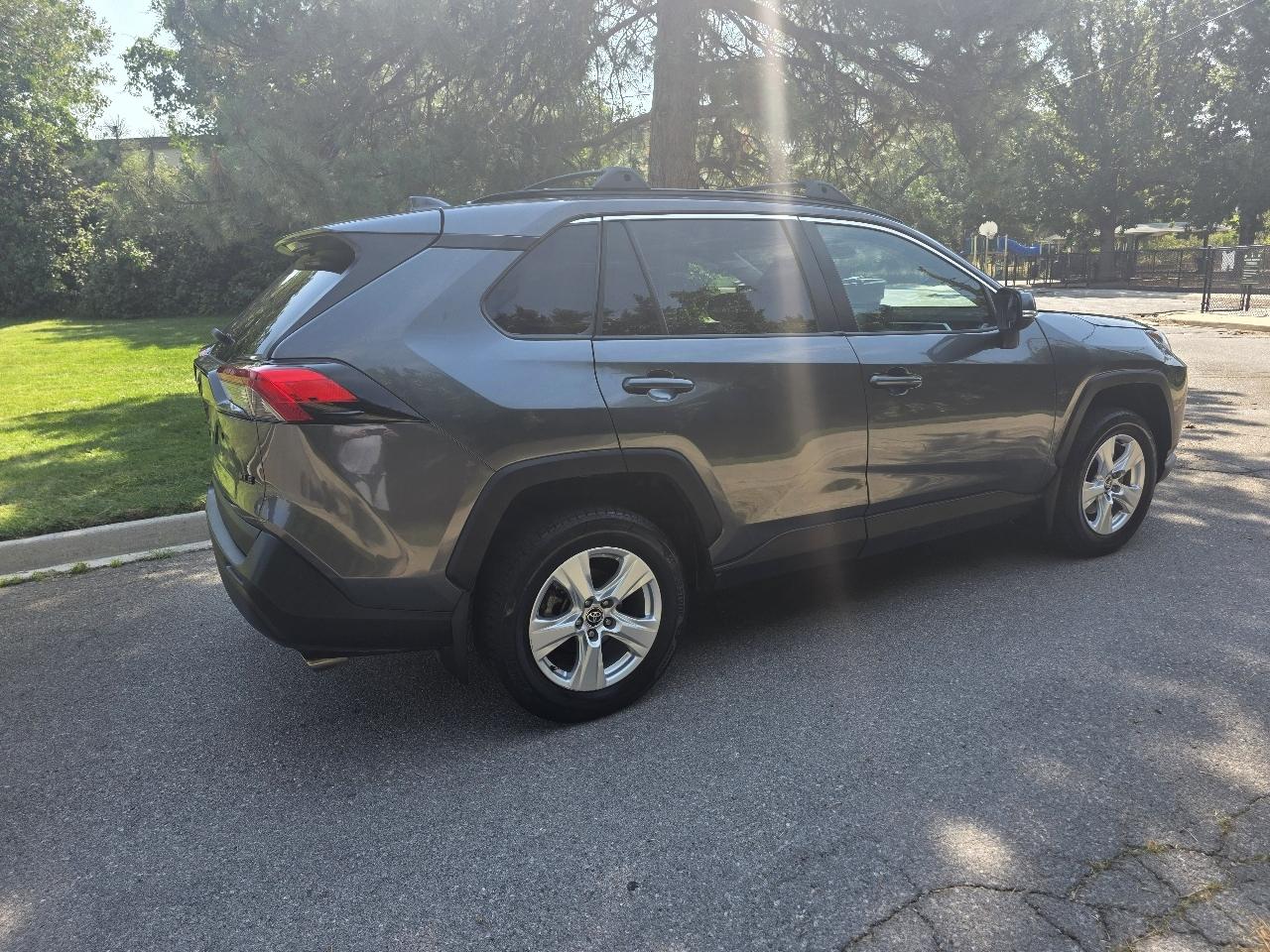 Toyota RAV4 XLE FWD (Natl) 2021