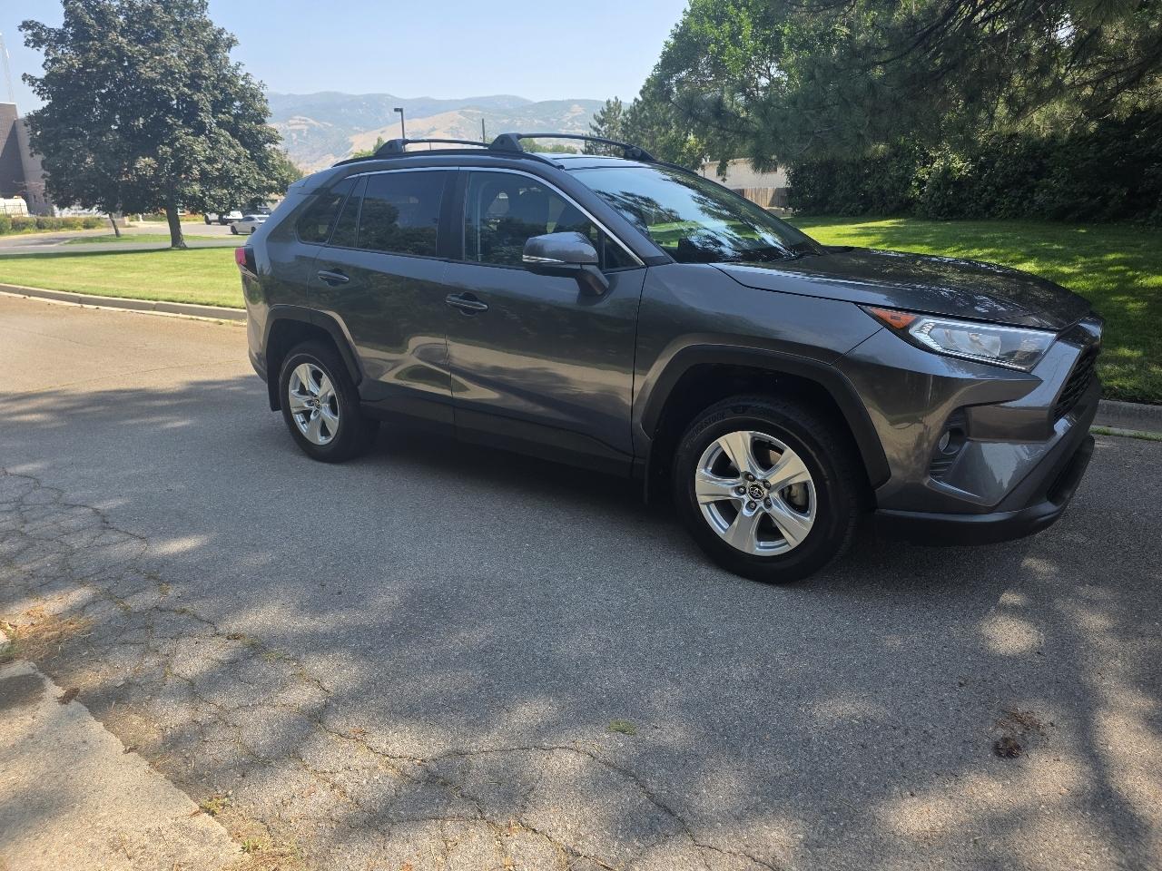 Toyota RAV4 XLE FWD (Natl) 2021