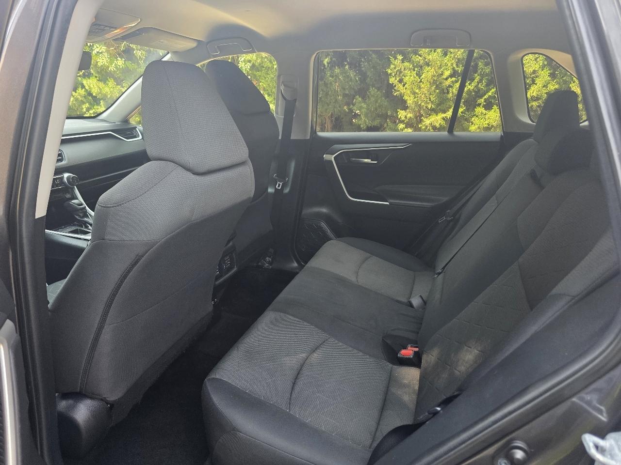 Toyota RAV4 XLE FWD (Natl) 2021