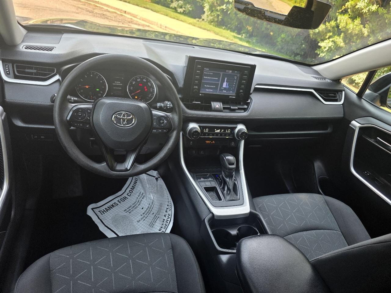 Toyota RAV4 XLE FWD (Natl) 2021