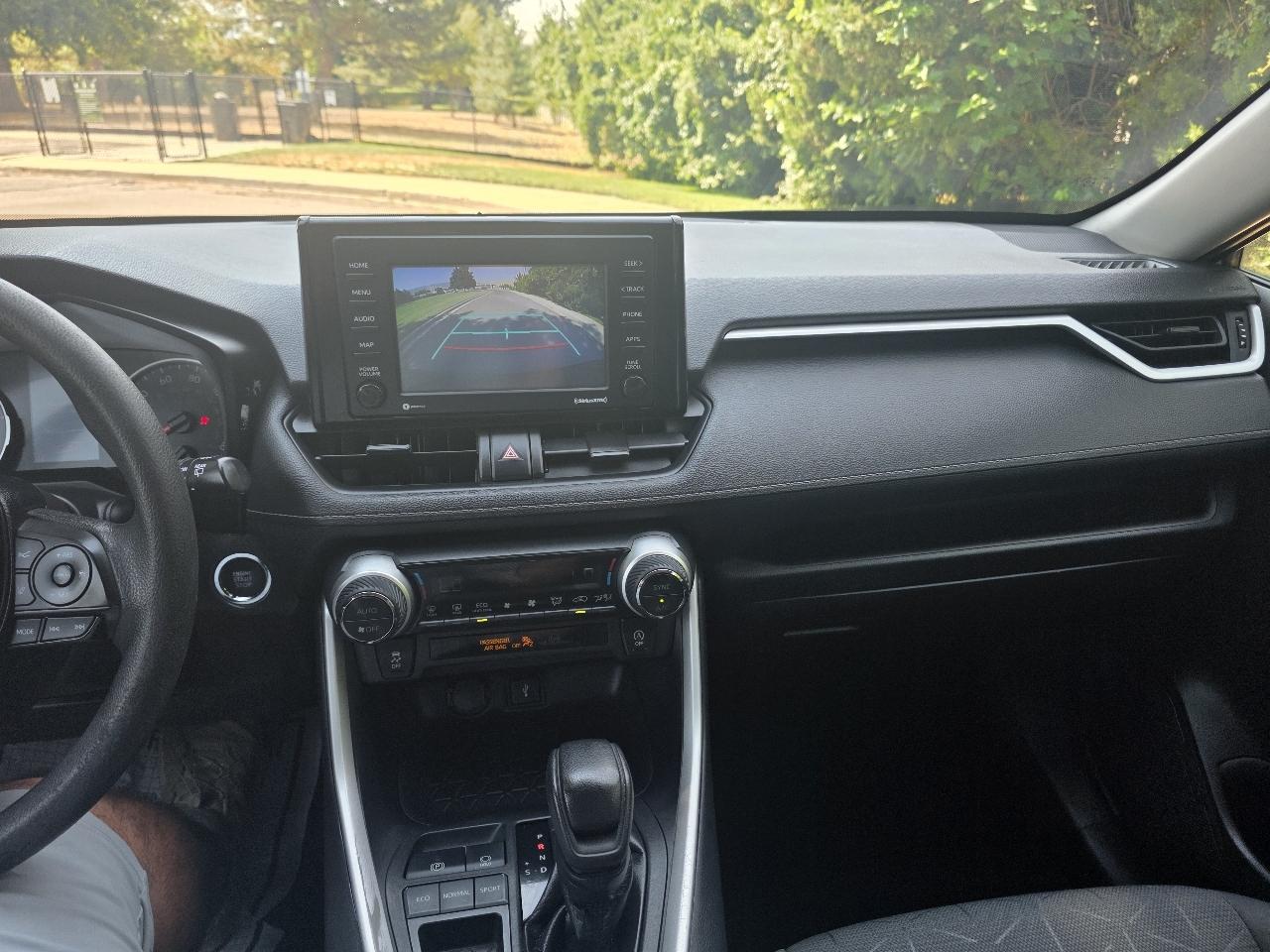 Toyota RAV4 XLE FWD (Natl) 2021