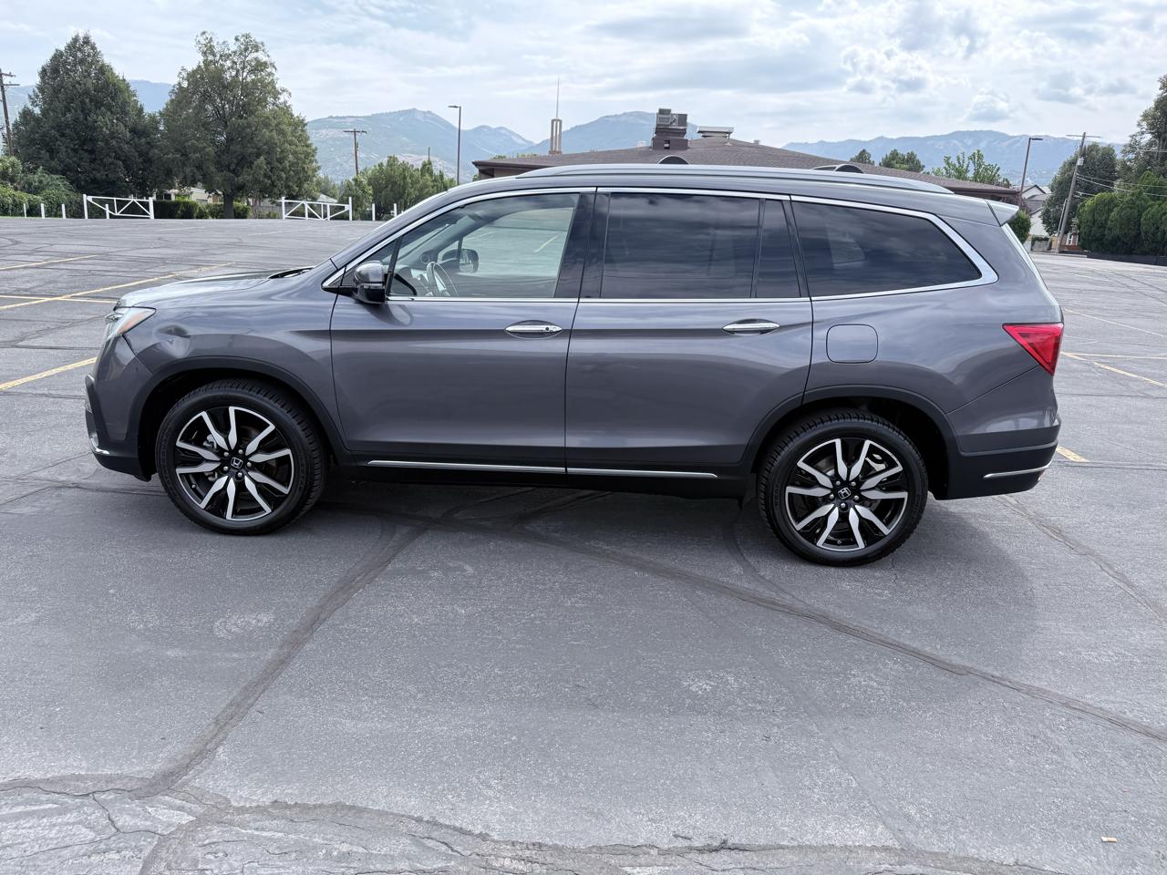 Honda Pilot Touring 7-Passenger AWD 2020