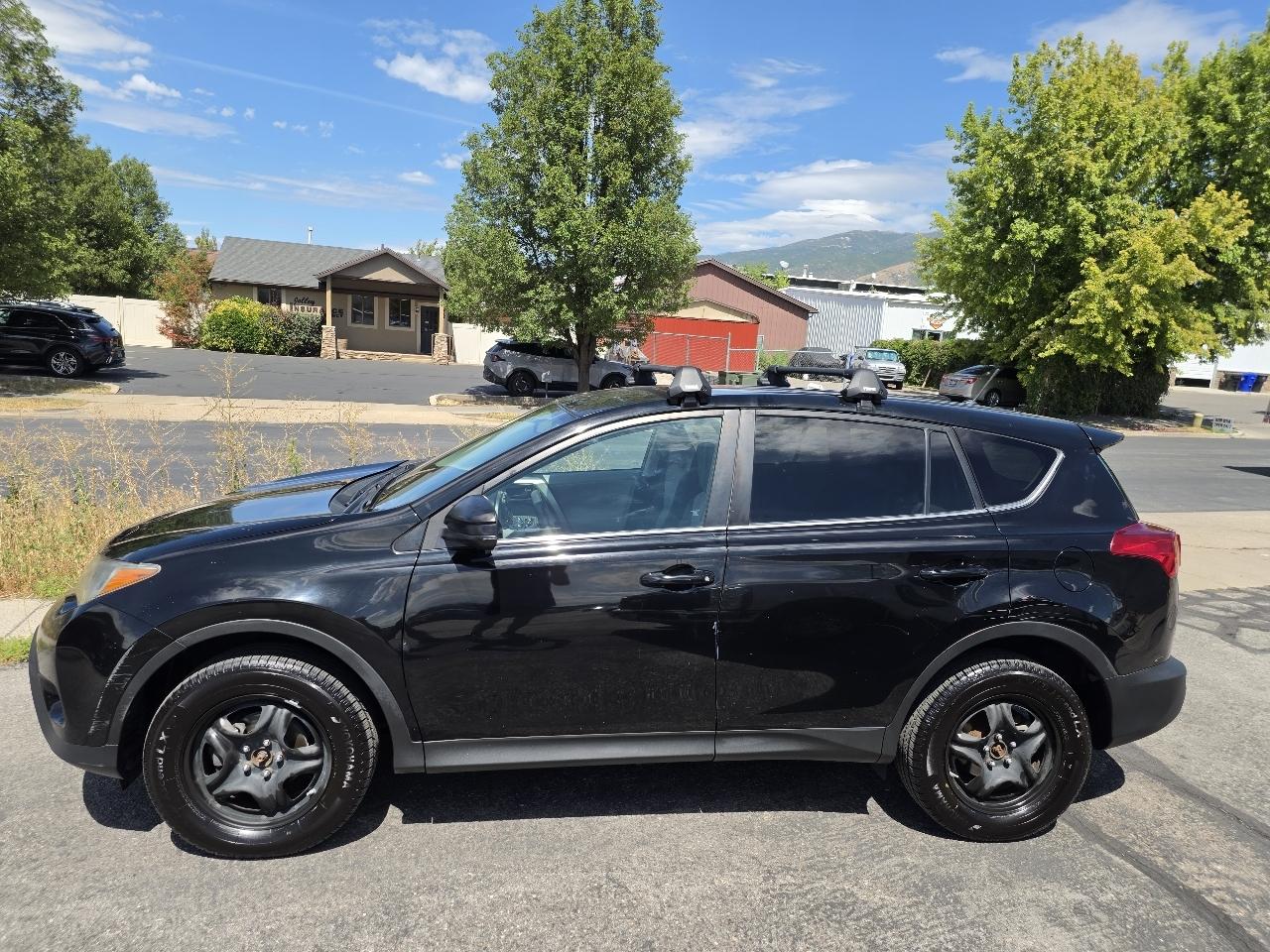 Toyota RAV4 AWD 4dr LE (Natl) 2013