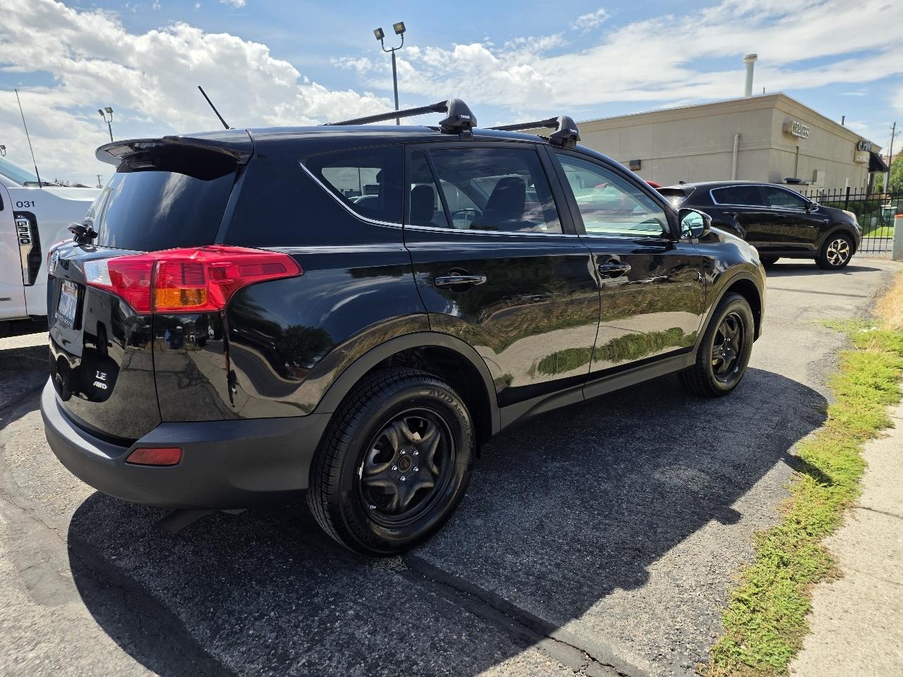 Toyota RAV4 AWD 4dr LE (Natl) 2013