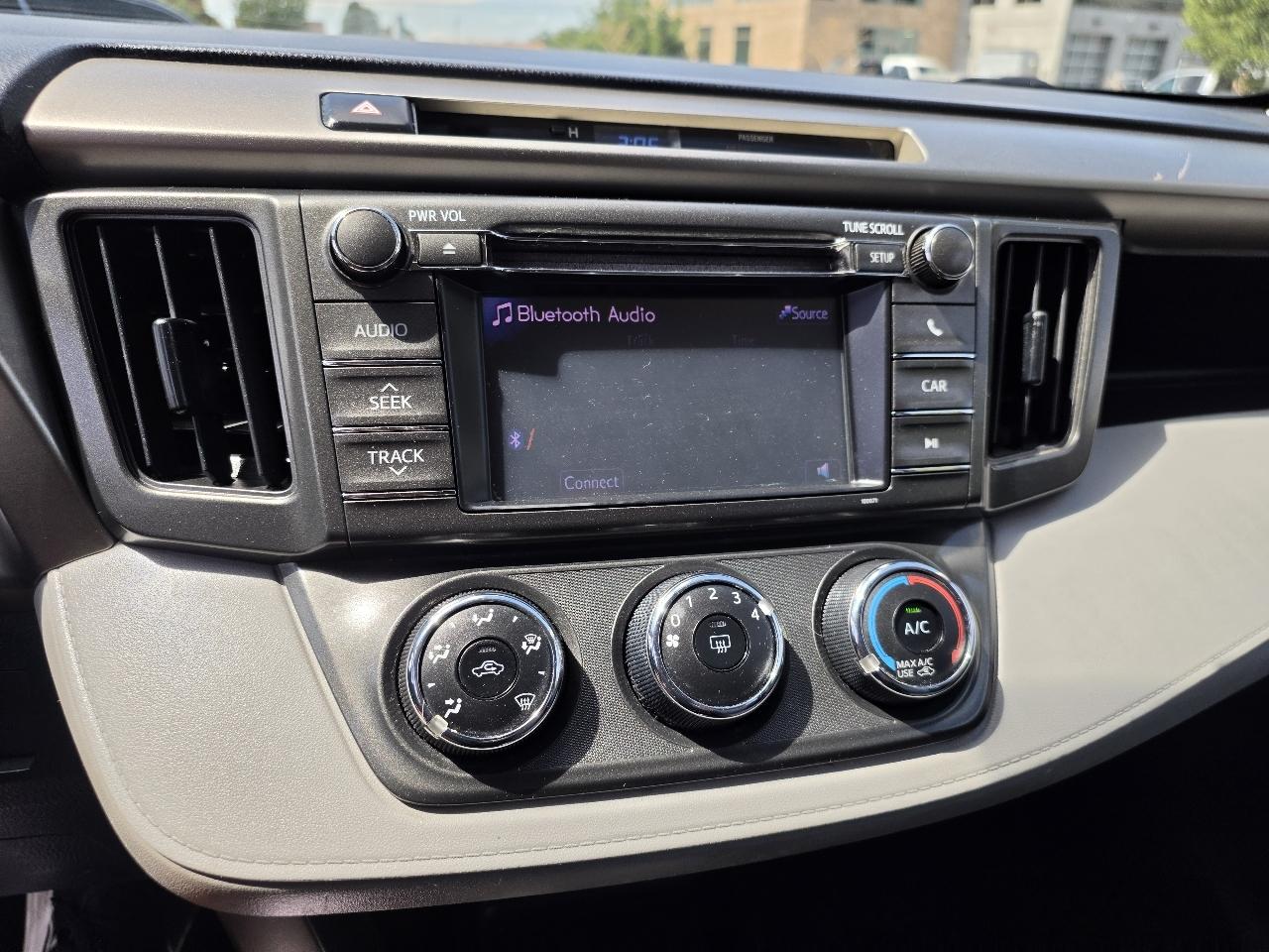 Toyota RAV4 AWD 4dr LE (Natl) 2013