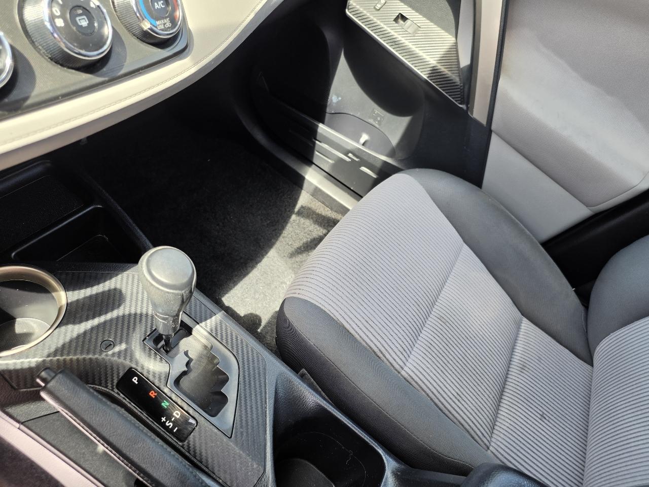 Toyota RAV4 AWD 4dr LE (Natl) 2013
