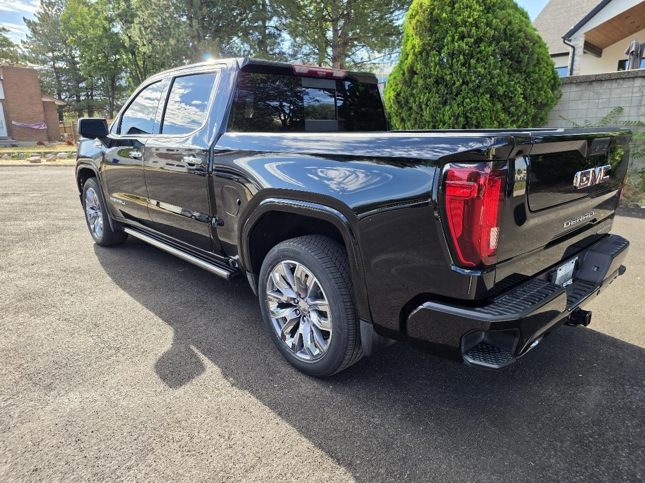 GMC Sierra 1500 4WD Crew Cab 147" Denali 2024