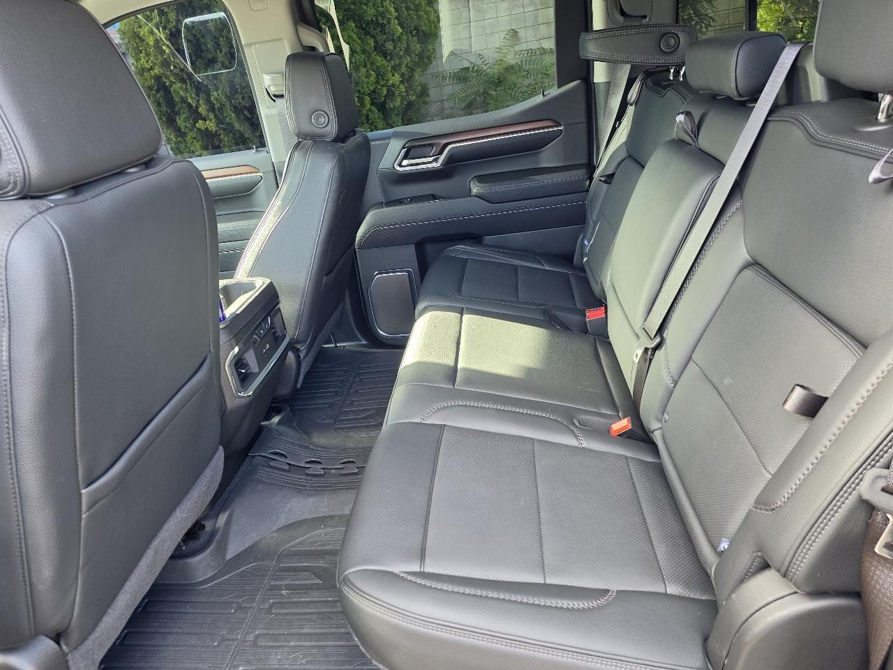 GMC Sierra 1500 4WD Crew Cab 147" Denali 2024