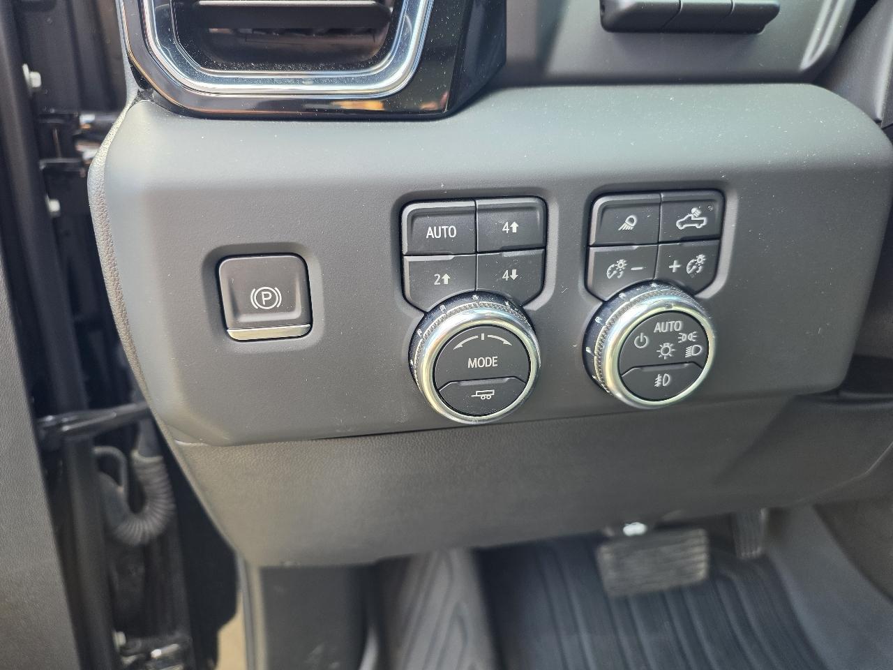 GMC Sierra 1500 4WD Crew Cab 147" Denali 2024