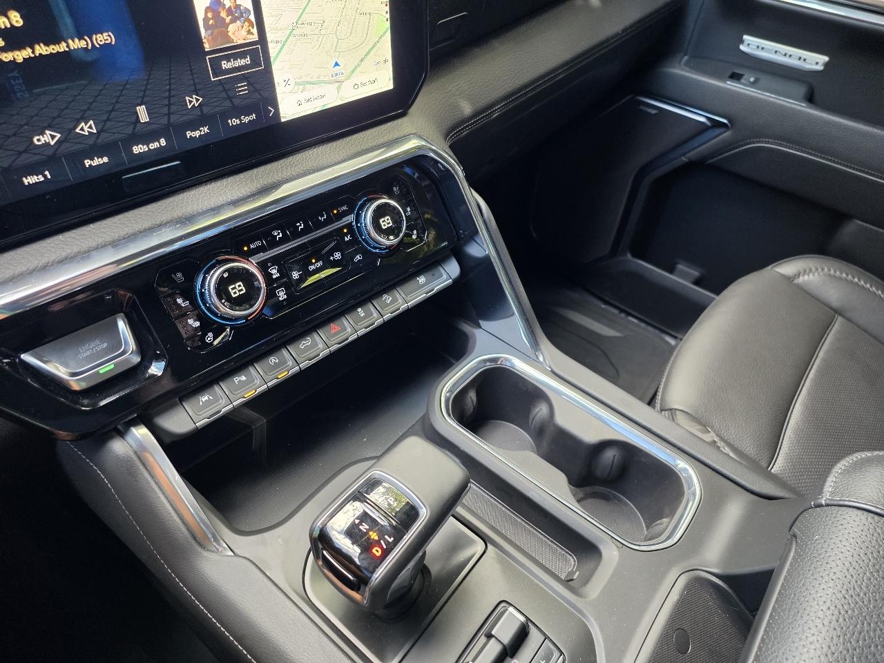 GMC Sierra 1500 4WD Crew Cab 147" Denali 2024