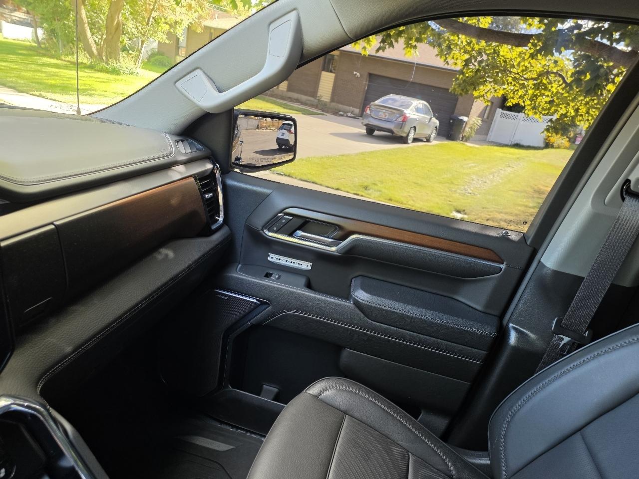GMC Sierra 1500 4WD Crew Cab 147" Denali 2024
