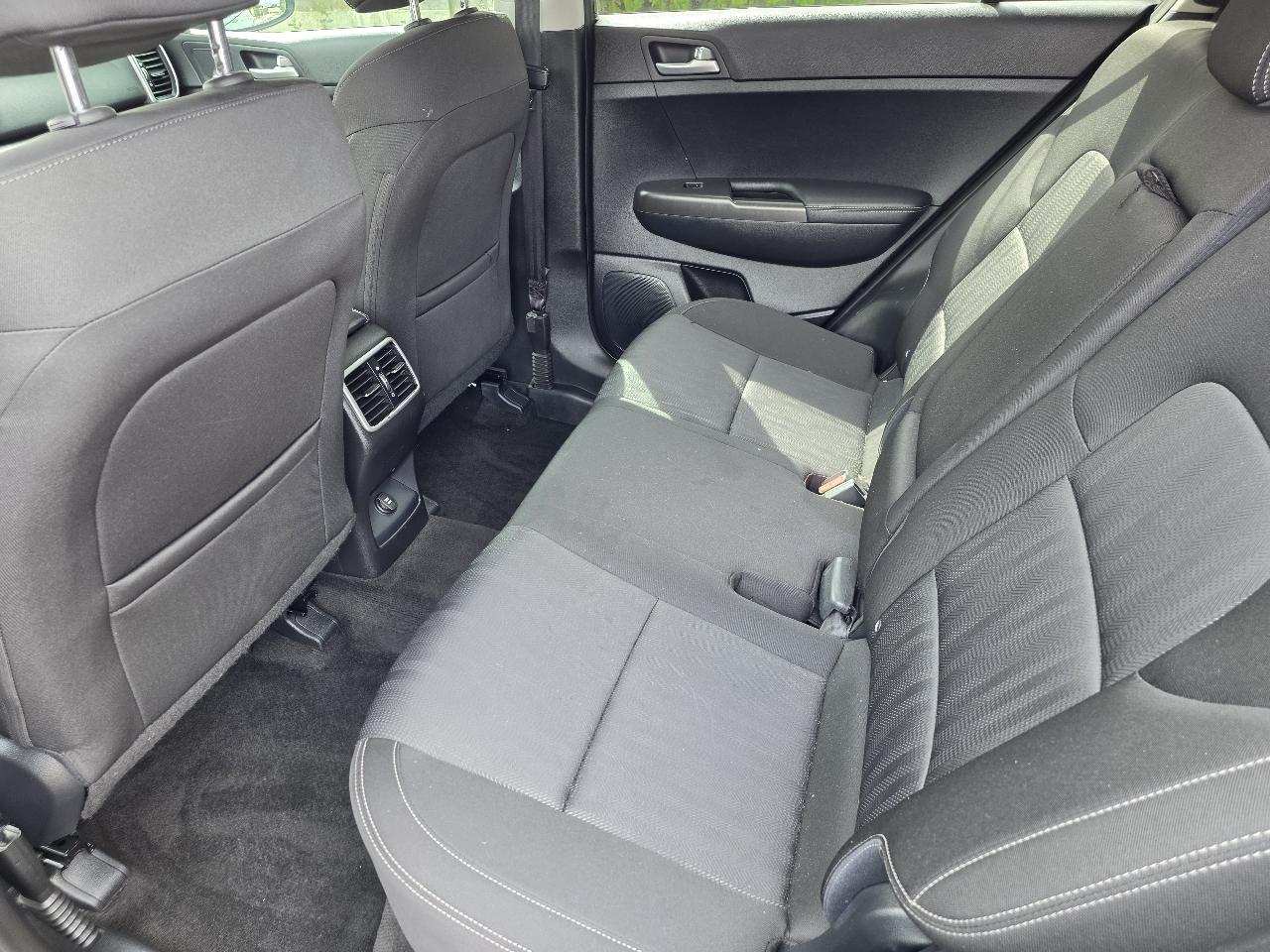 Kia Sportage LX FWD 2021