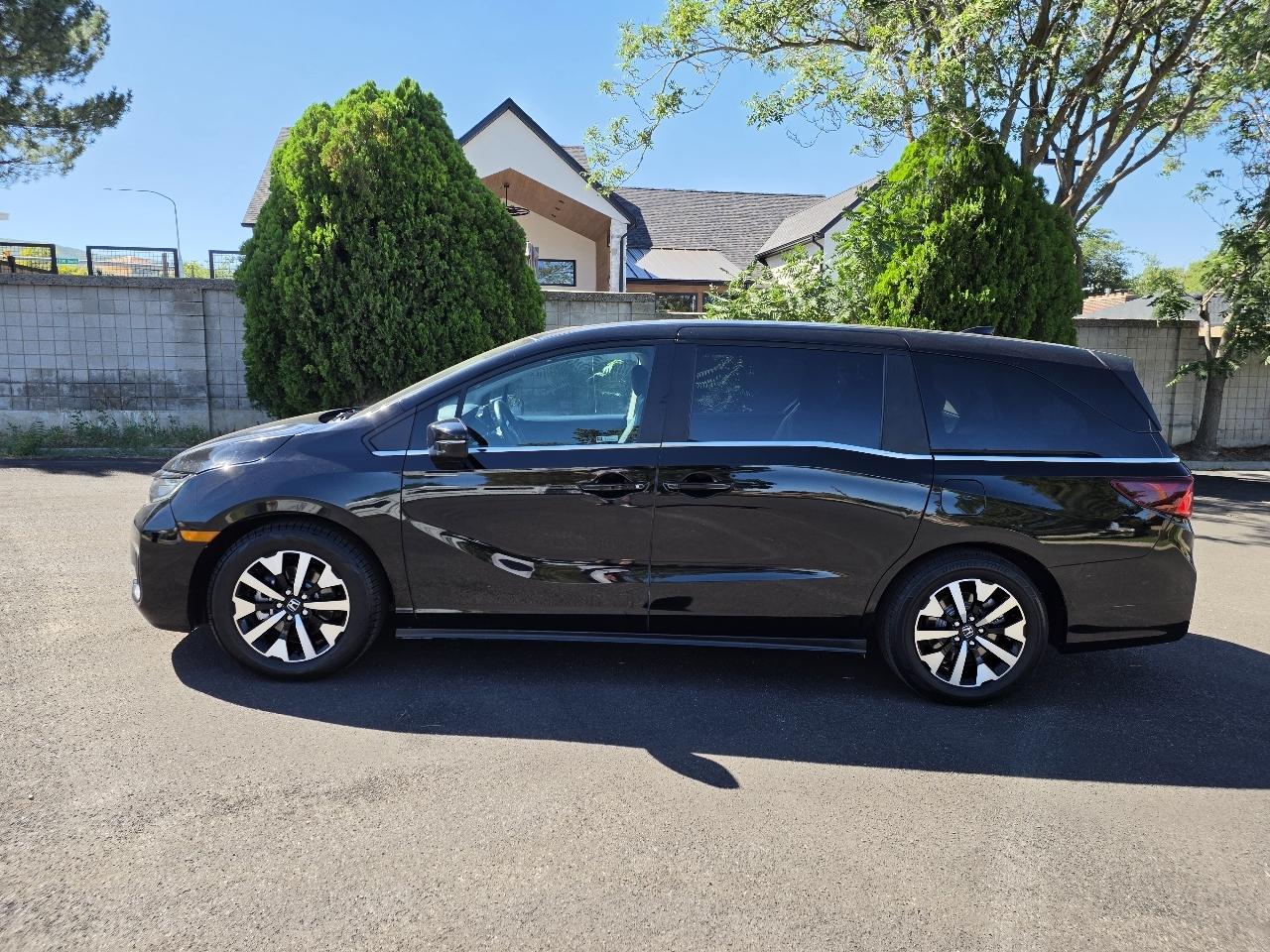 Honda Odyssey EX-L Auto 2025