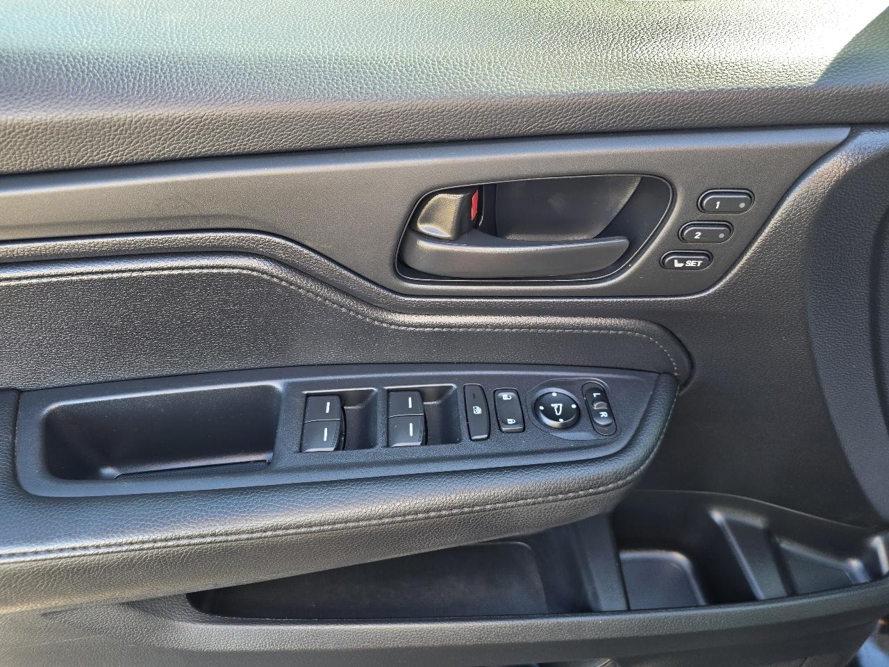 Honda Odyssey EX-L Auto 2025