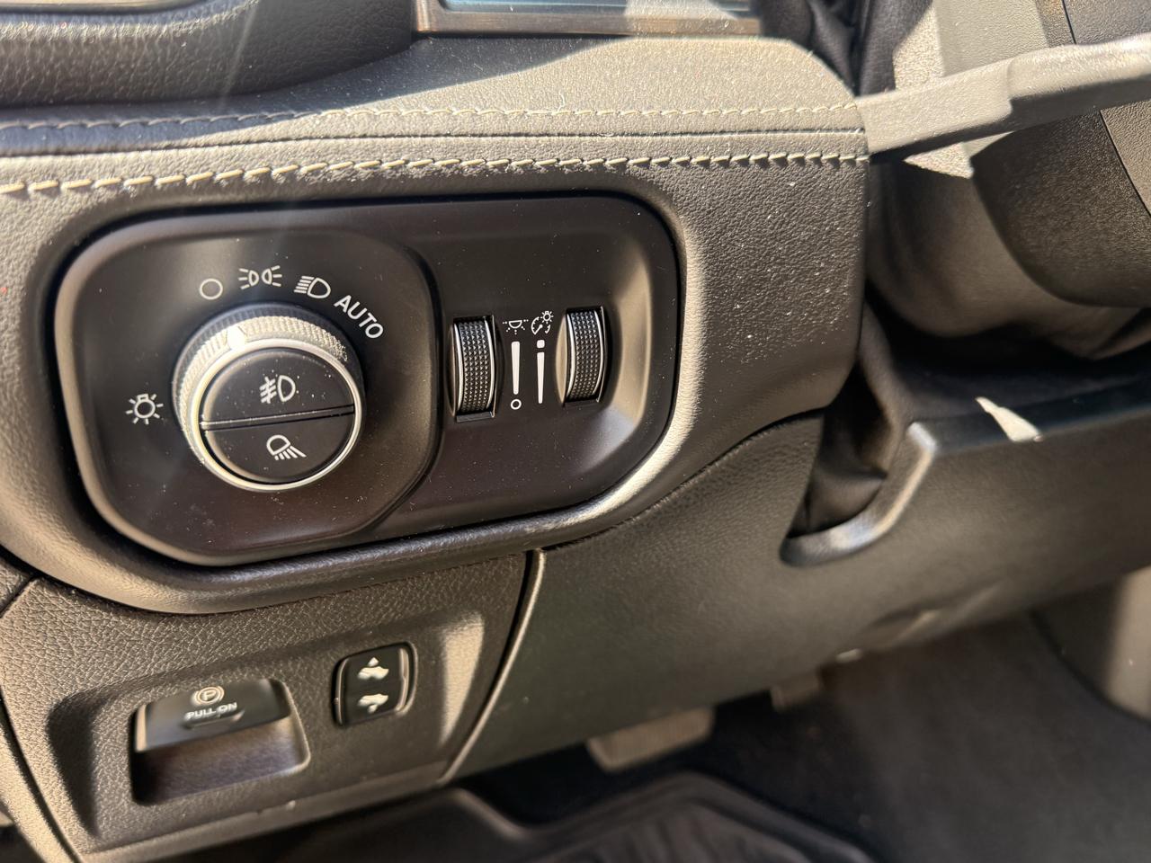 RAM 1500 Limited 4x2 Crew Cab 5'7" Box 2020