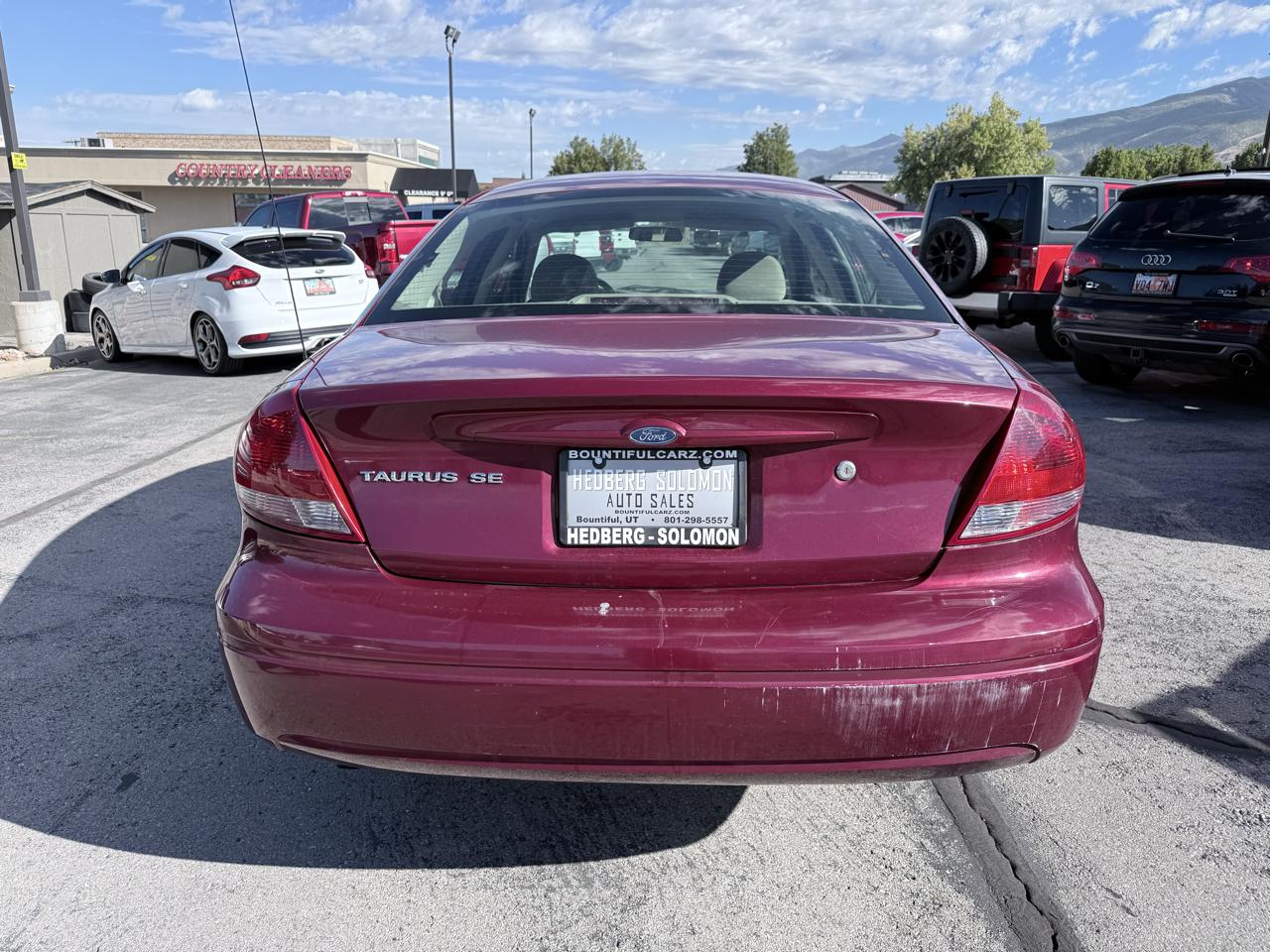 Ford Taurus 4dr Sdn SE 2006