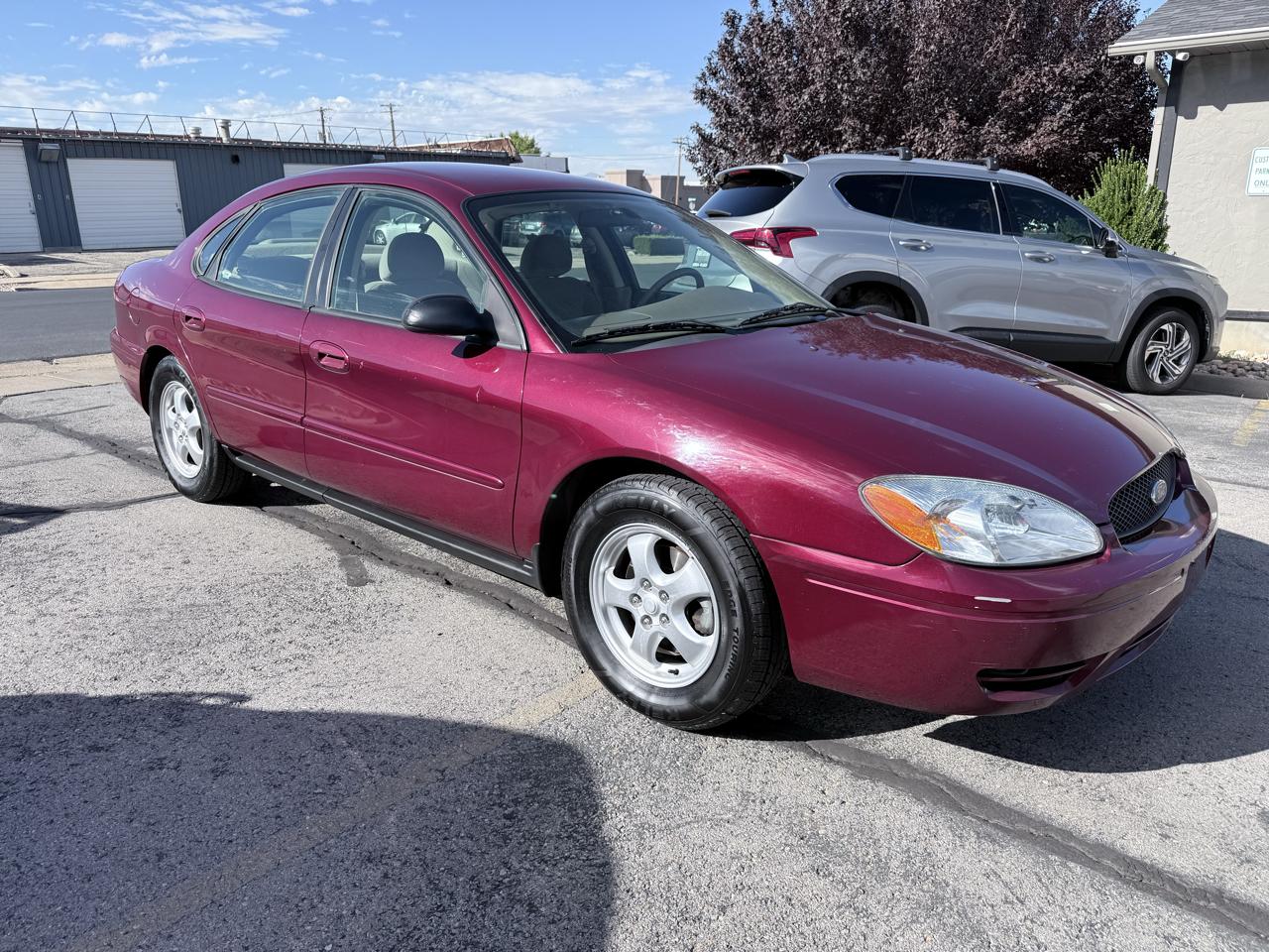 Ford Taurus 4dr Sdn SE 2006
