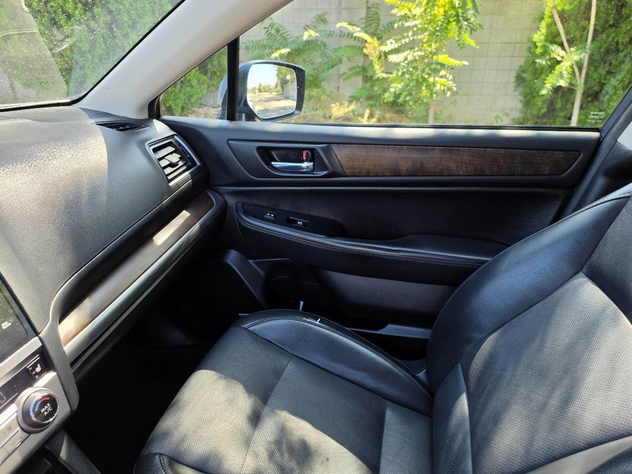 Subaru Outback 4dr Wgn 2.5i Limited 2015