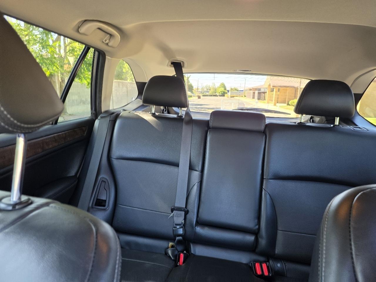Subaru Outback 4dr Wgn 2.5i Limited 2015