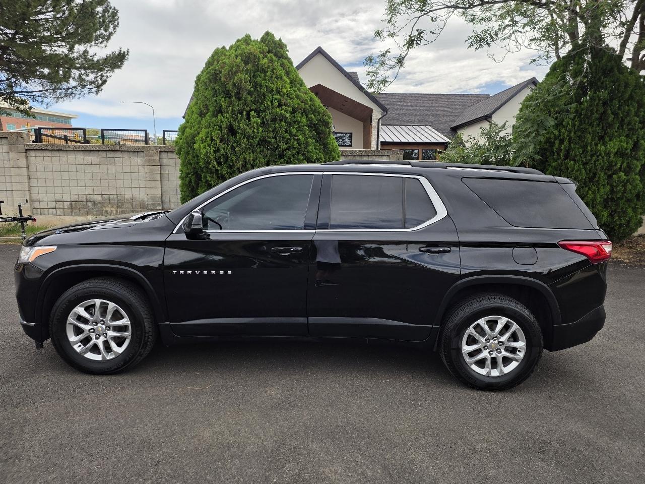 Chevrolet Traverse AWD 4dr LT Leather 2021