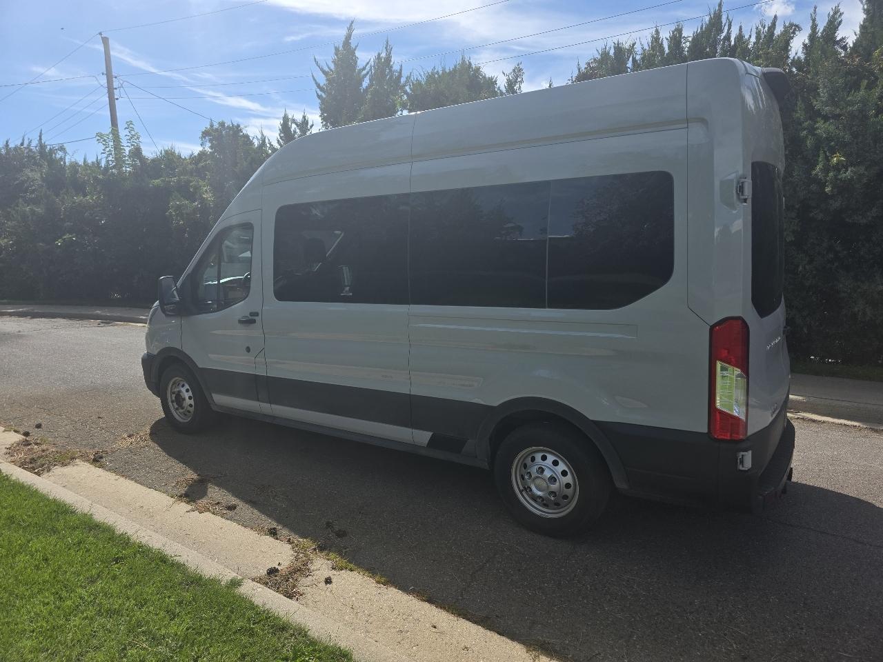 Ford Transit Passenger Wagon T-350 148" High Roof XLT AWD 2023