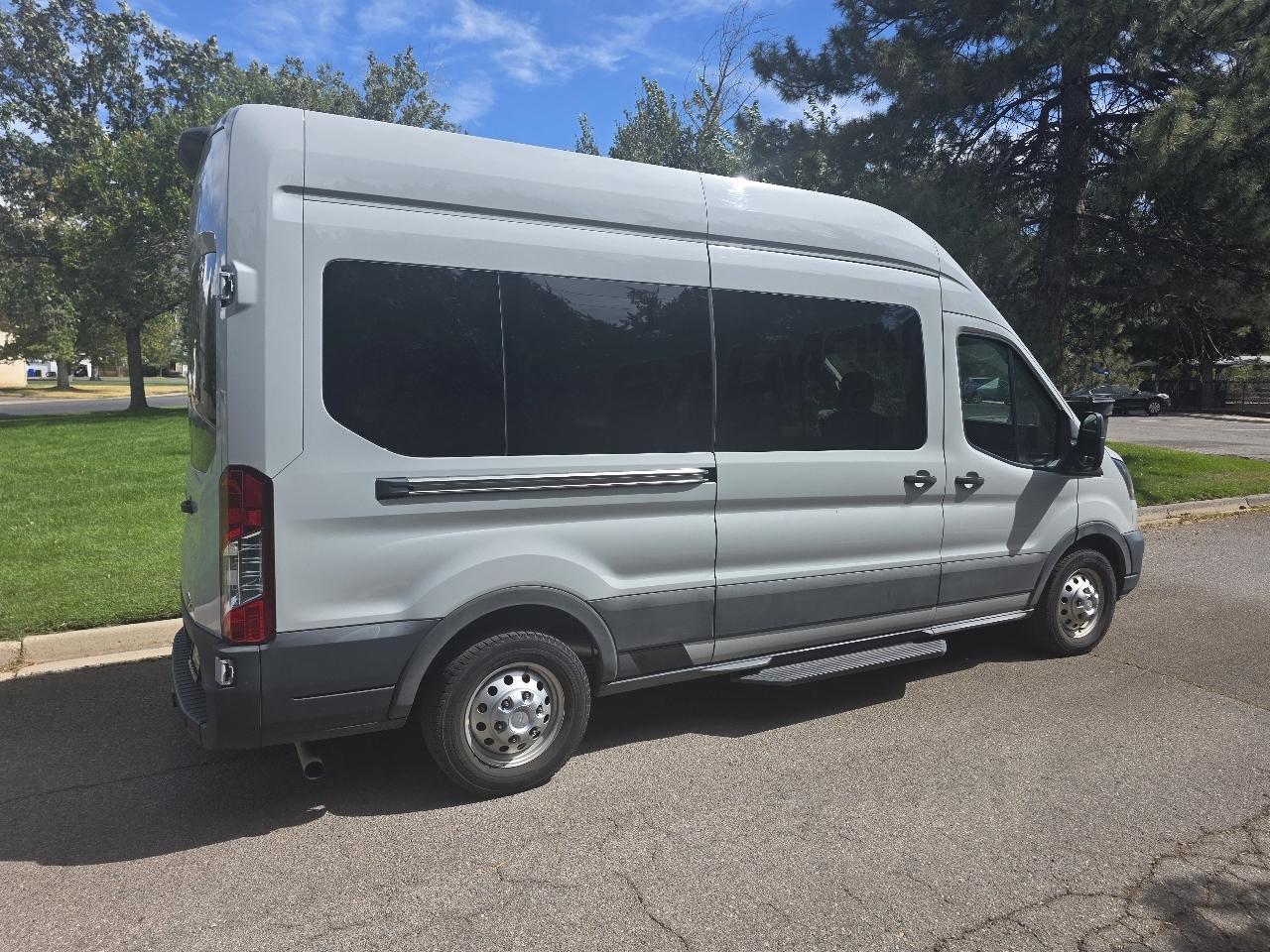 Ford Transit Passenger Wagon T-350 148" High Roof XLT AWD 2023