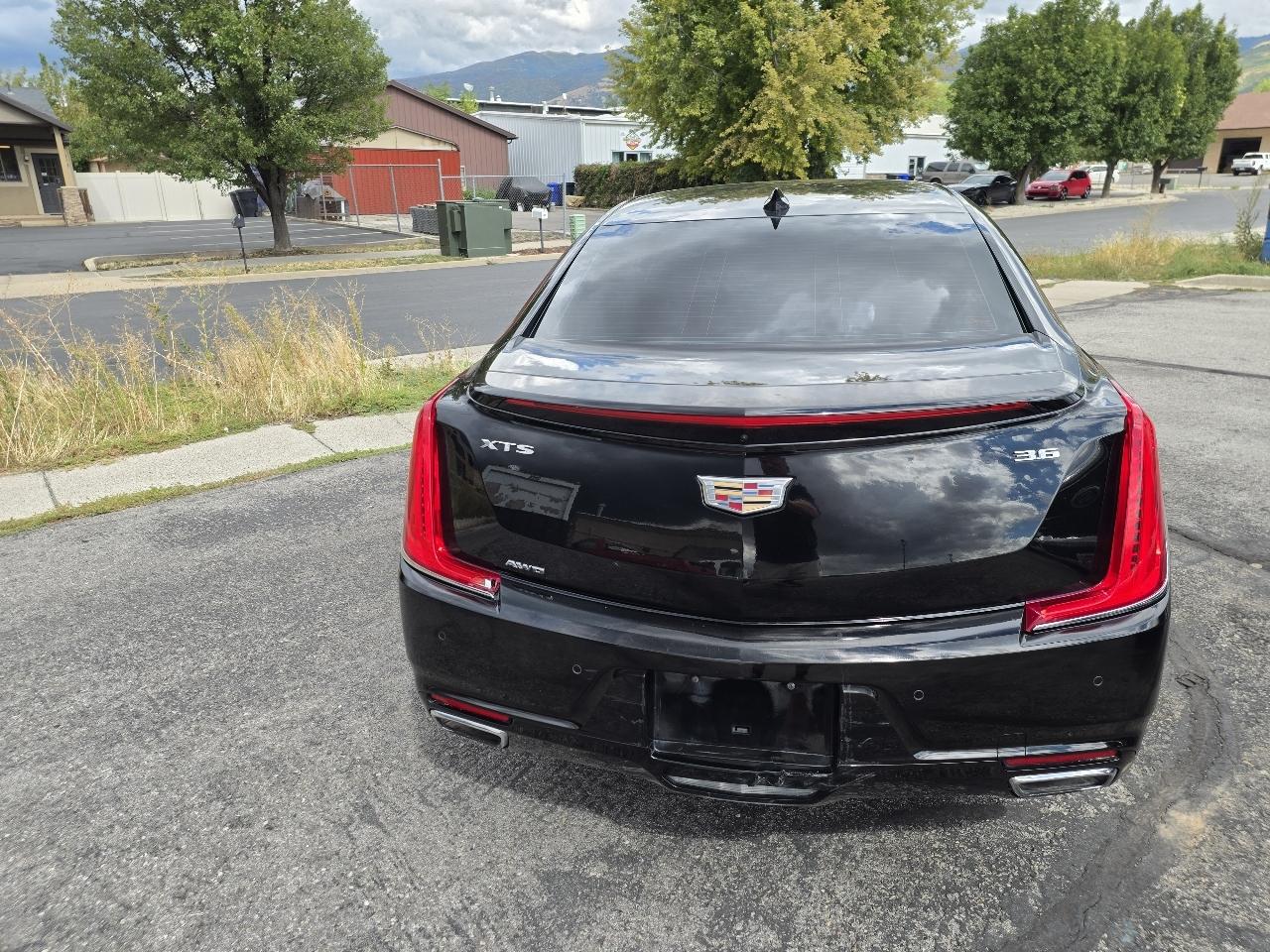Cadillac XTS 4dr Sdn Luxury AWD 2018